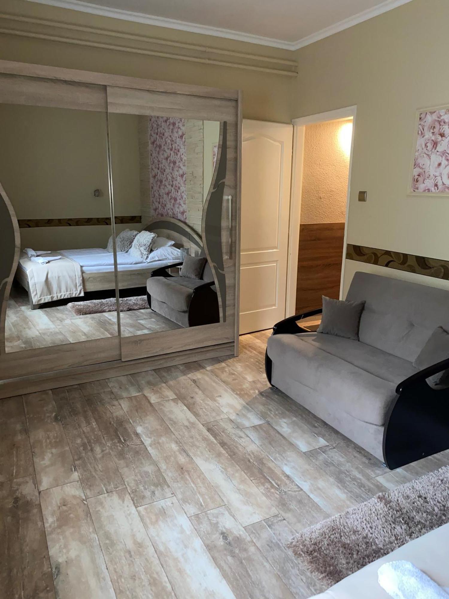 אגרסאלוק Kek Laguna Wellness Apartmanok מראה חיצוני תמונה
